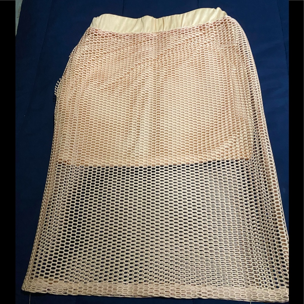Ladies Peach Color Skirt with mesh size small